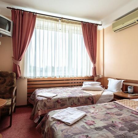 Druzhba Service Hotel Kiev Exterior foto